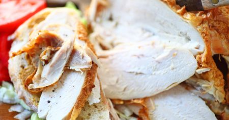 Dieta na rzeźbę. Co i jak jeść, by uwidocznić zbudowaną masę mięśniową
