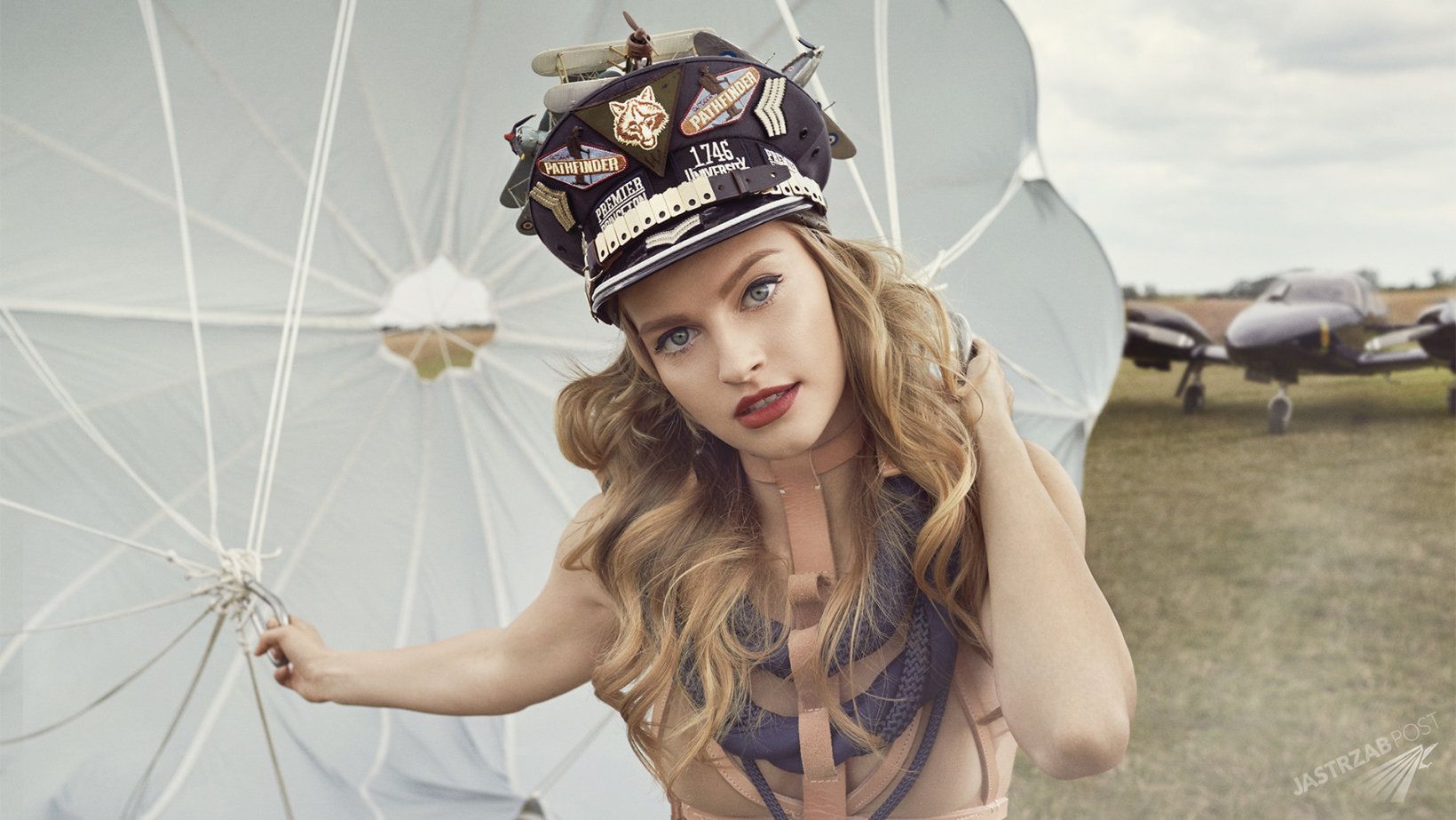 Kamila Pisarek z Top Model 5 - sesja ze spadochronem