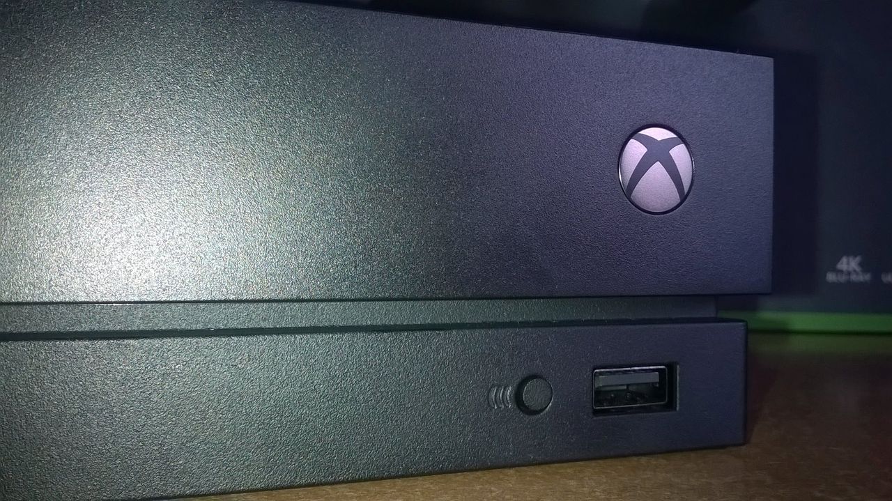 Xbox One X - pierwsze spotkanie z "bestią"