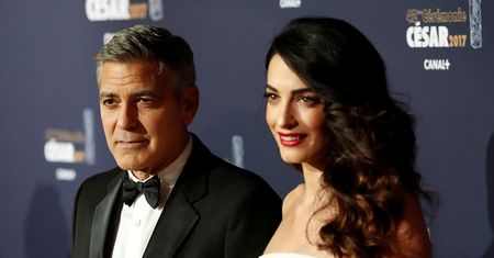 Amal Clooney na randce z mężem. Jej suknia wygląda jak z czerwonego dywanu