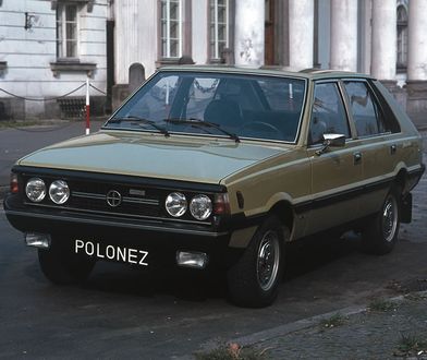 Jedziesz oglądać piramidy, a tam Polonez. Polskie auto w Egipcie?