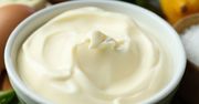 Ten domowy majonez zaskakuje smakiem. Wszystko dzięki niebanalnemu składnikowi