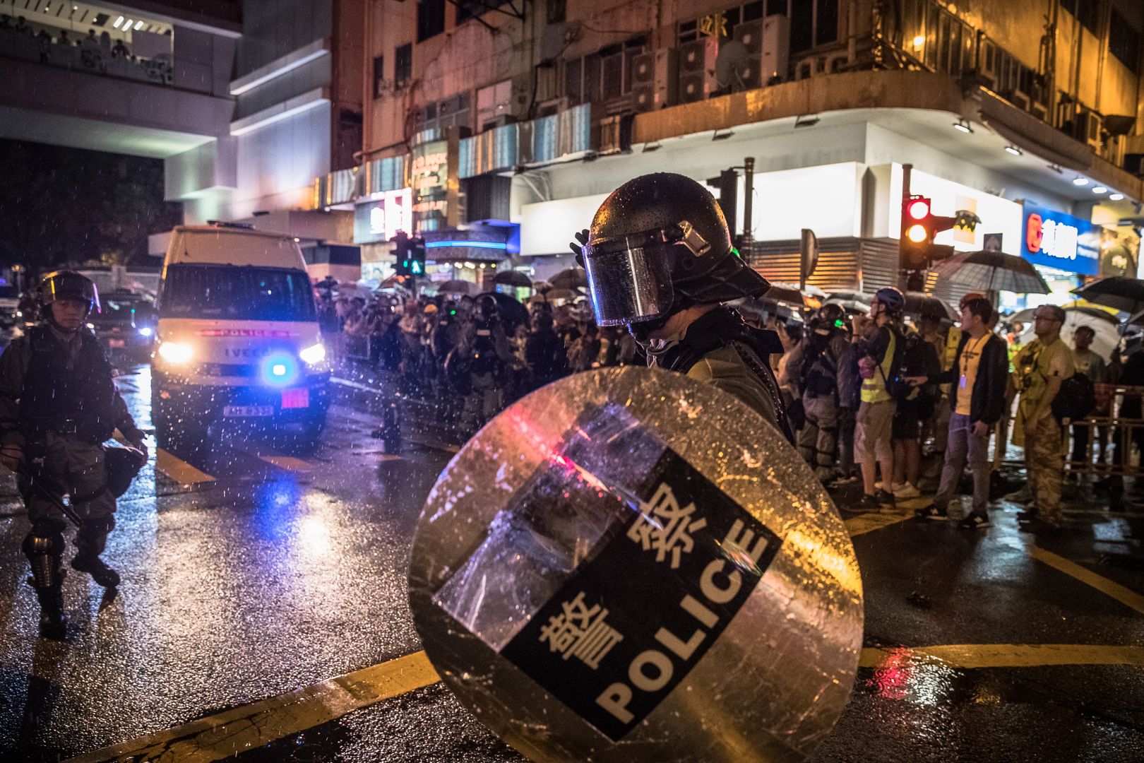 Hongkong. Protesty się nasilają, policja używa broni 