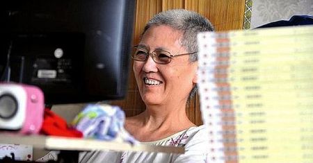 Rzuciła prawdziwe wyzwanie ALS. Sparaliżowana kobieta "wymrugała" swoją biografię