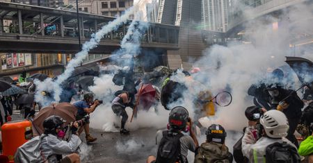 Hongkong. Protesty uliczne wywołują spadki cen mieszkań