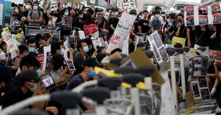 Hongkong. Coraz większy chaos ogarnia metropolię