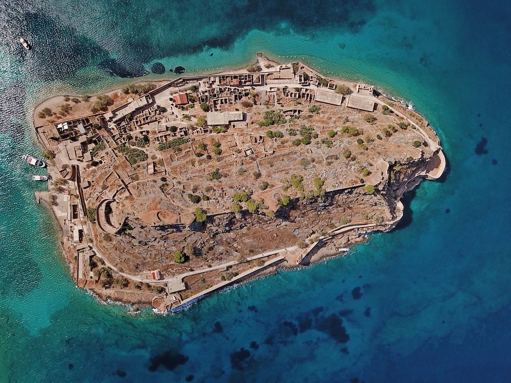 Przeklęta grecka wyspa Spinalonga. "Piekło, z którego nie dało się wyjść żywym"