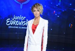 Eurowizja dla Dzieci. Eliminacje: Ania Wyszkoni w za dużym garniturze