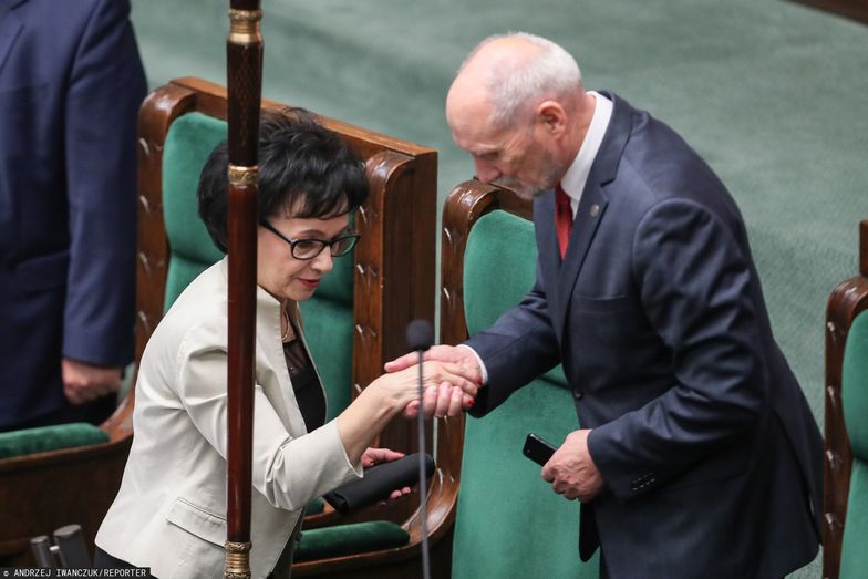 14. emeryturę pobiorą m.in. Elżbieta Witek i Antoni Macierewicz.