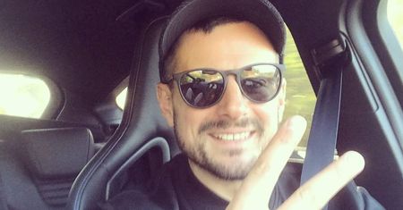 Zobacz, czym jeździ Antoni Pawlicki. Popularny aktor ma świetny gust
