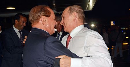Berlusconi poleciał do Putina na jego 65 urodziny