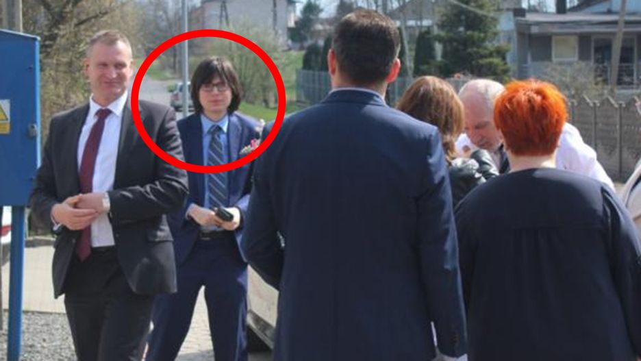 Edmund Janniger wrócił. Pomaga Antoniemu Macierewiczowi zagrzewać sympatyków PiS do głosowania w eurowyborach