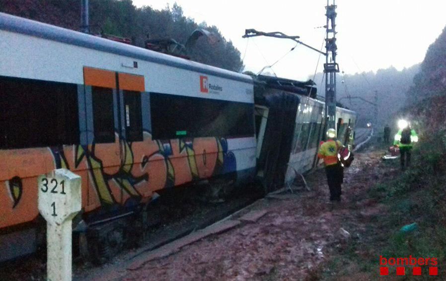 Katastrofa kolejowa pod Barceloną. Wykolejony pociąg