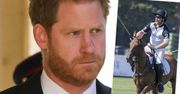 Książę Harry spadł z konia i mocno wystraszył fanów. Mrożące krew w żyłach sceny podczas meczu polo