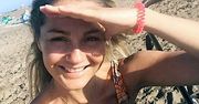 Ciężarna Małgorzata Socha na plaży. Tym razem to nie jej okrągły brzuch, a śliczne córczeki były w centrum uwagi