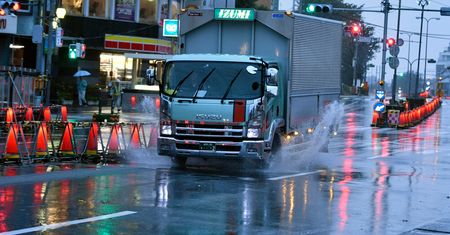 Tajfun Lan uderzył w Japonię. Dwie osoby nie żyją, blisko sto jest rannych