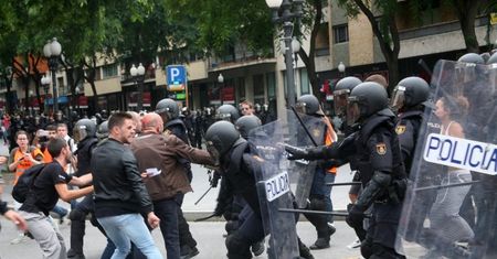 Większość krajów UE i Bruksela milczą ws. wydarzeń w Katalonii