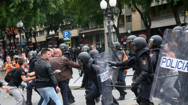 Policja użyła siły w Katalonii