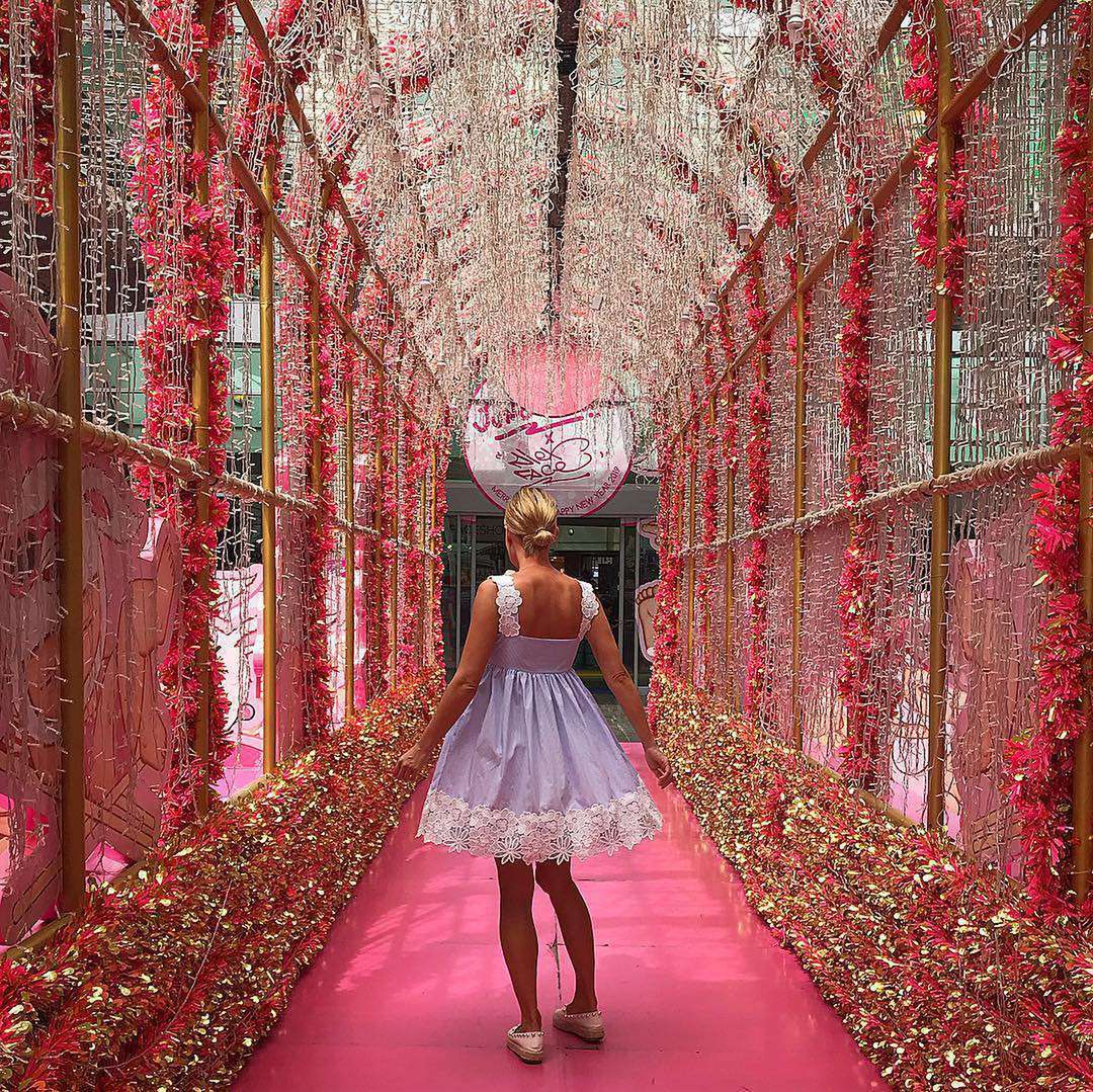 Małgorzata Rozenek jak księżniczka pozuje w Tajlandii