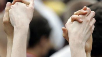 Dłonie pielgrzymów