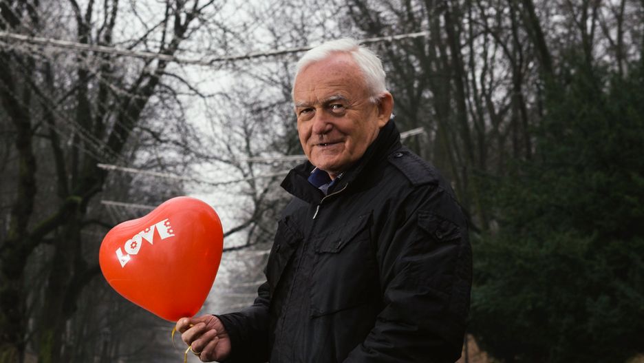 Leszek Miller złożył Polkom życzenia z okazji Dnia Kobiet. Pokazał zdjęcie wnuczki