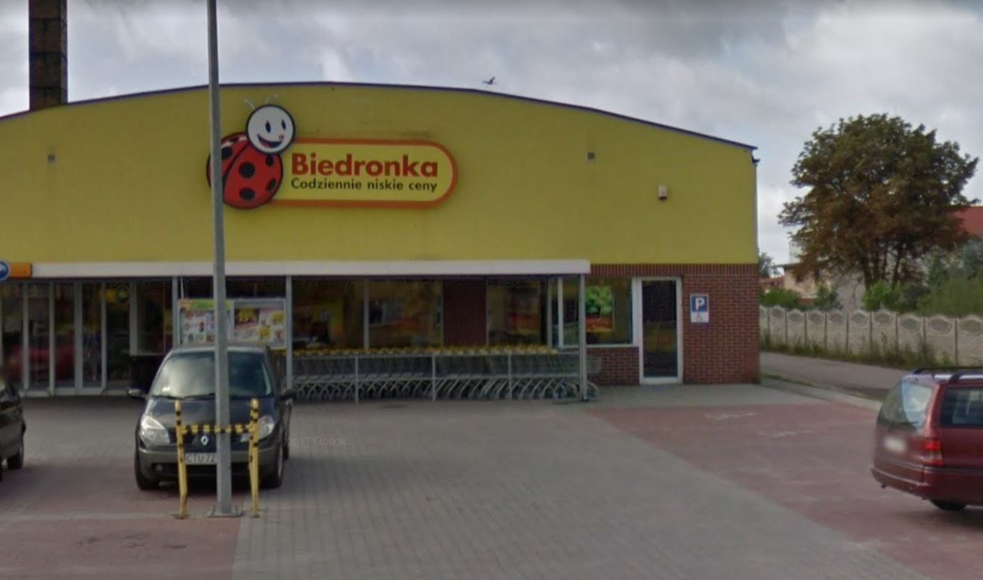 Biedronka w Czersku. Kobieta urodziła dziecko przed wejściem