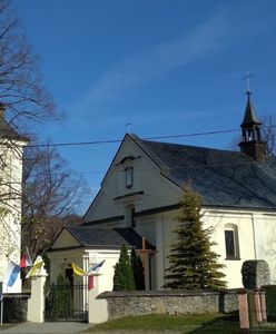 Proboszcz z Jasionki ukradł prezerwatywy w Biedronce? Został zwolniony z obowiązków duchownego