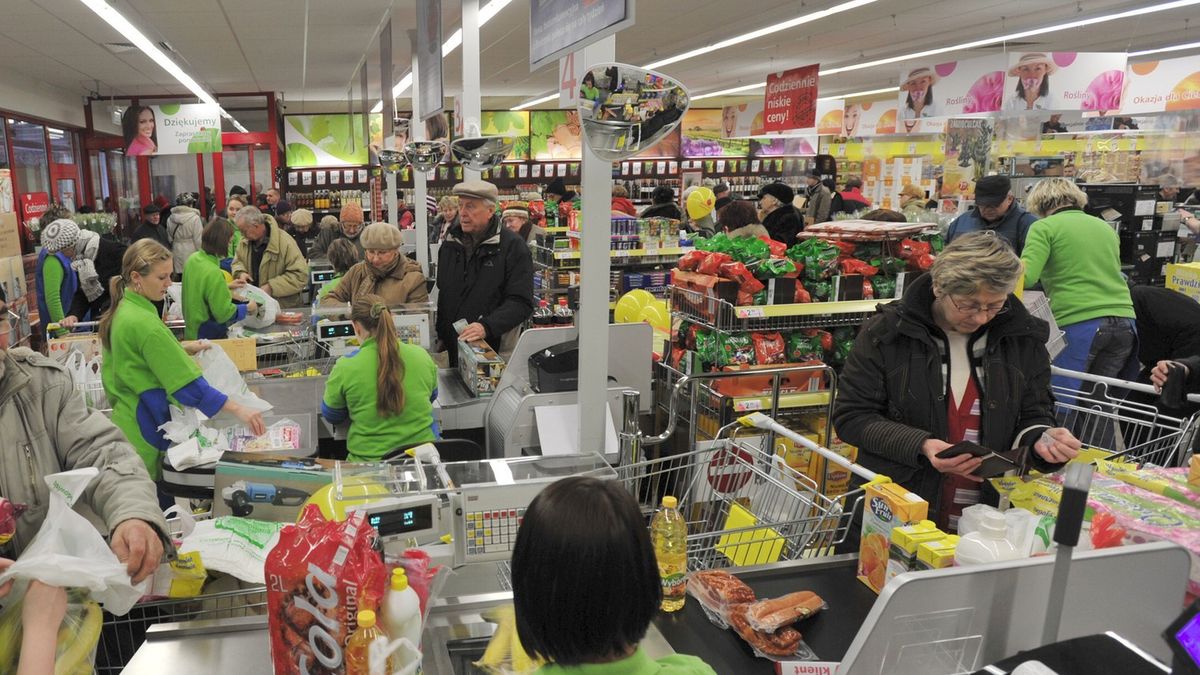 Kontrolerzy badali głównie relacje z dostawcami owoców i warzyw.