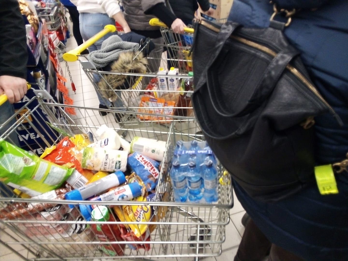 Kolejki do kas i puste półki - oto, co czeka nas w sklepach