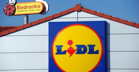 Podatek handlowy wkrótce rusza. W Biedronce i Lidlu będzie drożej już w wakacje