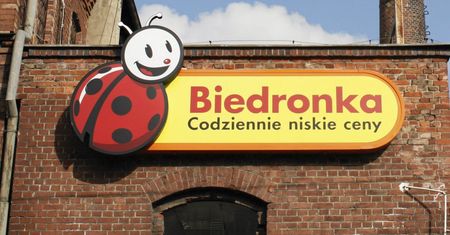 Początek pracy w Biedronce w niedzielę po północy jest zgodny z prawem.  Stanowisko inspekcji pracy