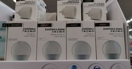 Biedronka kusi ofertą sprzętu smart home. Do kupienia pełne zestawy