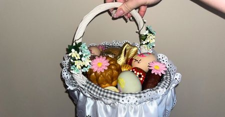 Dlaczego jajka i kiełbasa? To, co wkładamy do koszyka wielkanocnego ma znaczenie