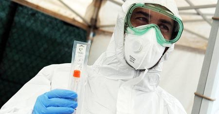 Przełom w walce z koronawirusem. Naukowcy odkryli coś znacznie skuteczniejszego niż szczepionka