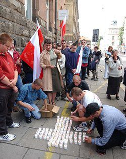 Demonstracja przed konsulatem Ukrainy w Krakowie