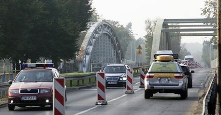 Wrocław: most Jagielloński nieczynny przez awarię wodociągu
