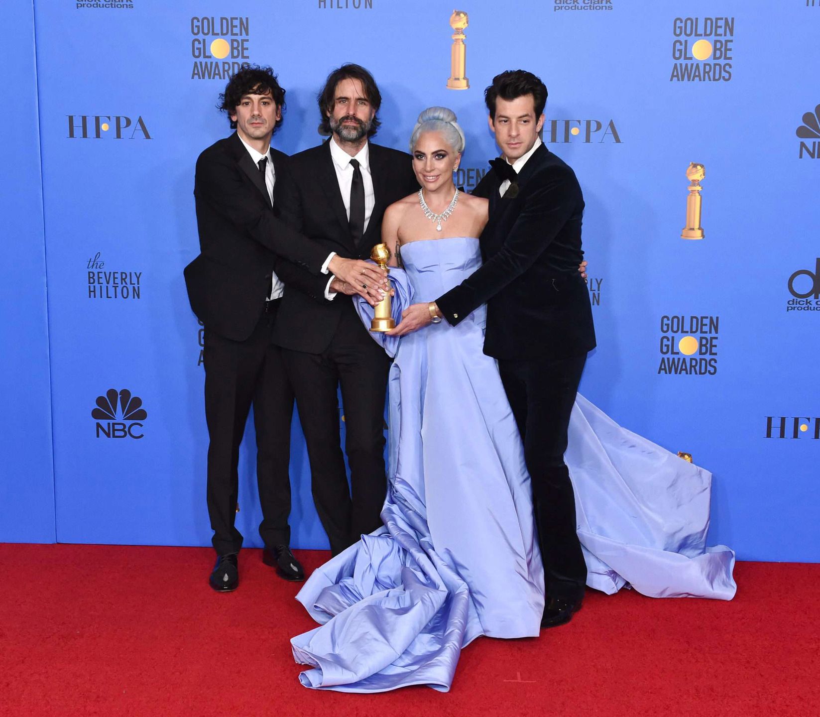 Lady Gaga w kreacji Valentino - Złote Globy 2019