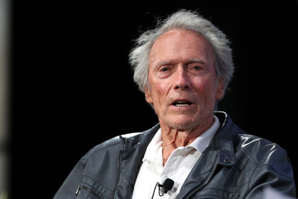 Clint Eastwood o zdrajcach i pedofilach w Hollywood. Prawicowe portale podłapały fake newsa