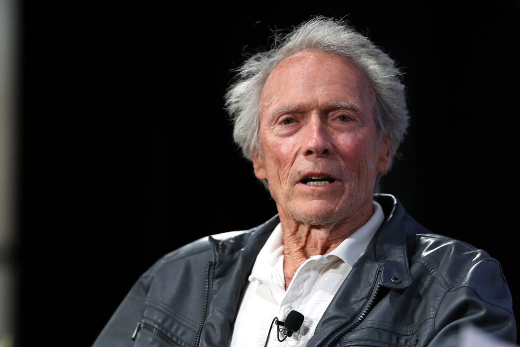 Clint Eastwood o zdrajcach i pedofilach w Hollywood. Prawicowe portale podłapały fake newsa