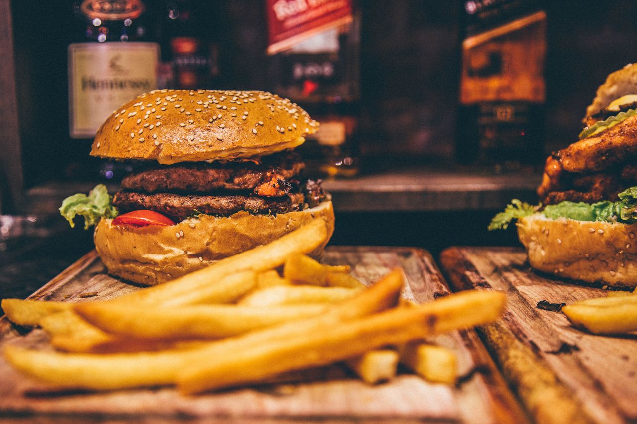 Fast food – dlaczego szybkie jedzenie jest niezdrowe?