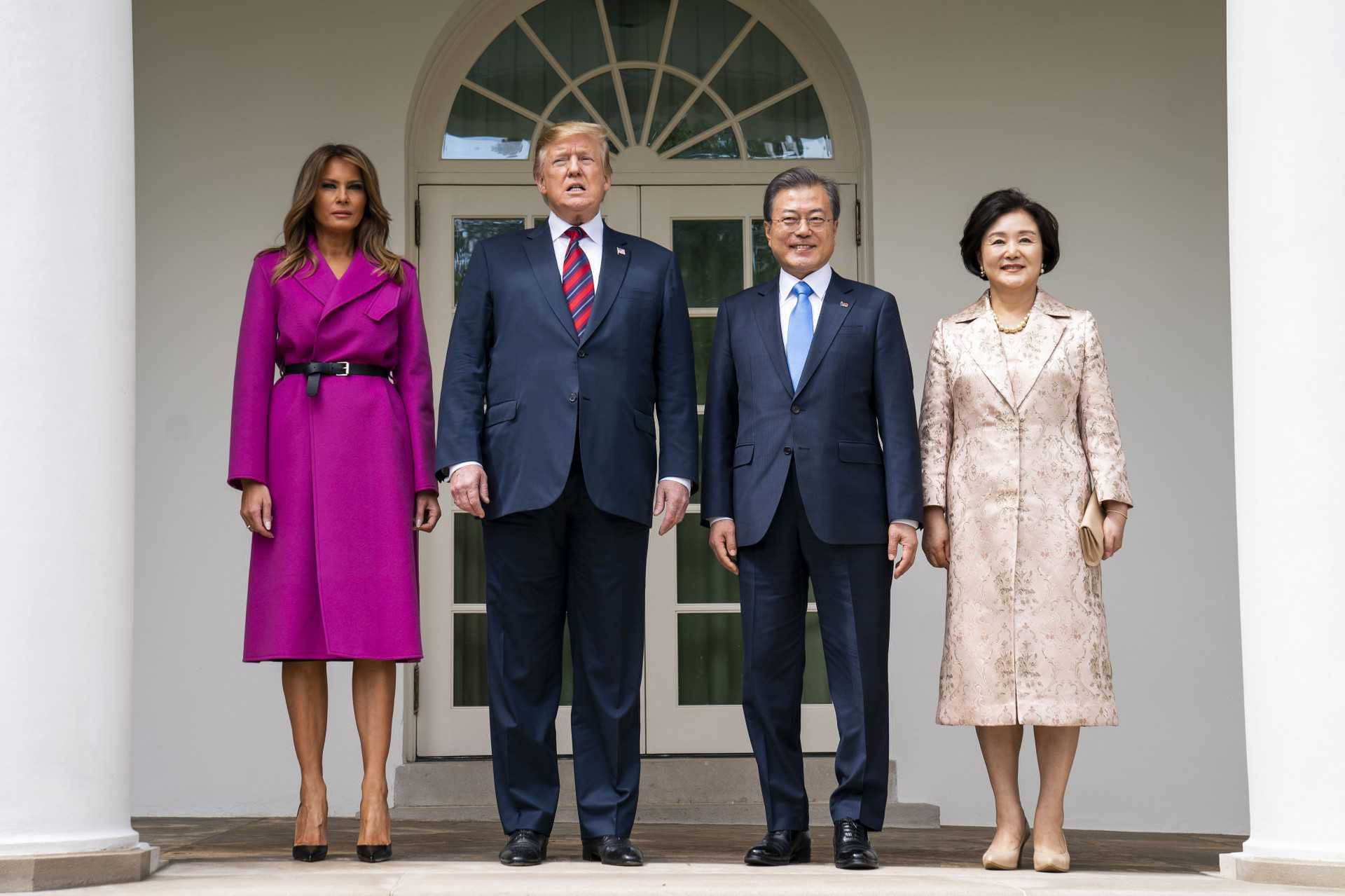 Donald Trump i Melania Trump spotkali się w Białym Domu z prezydentem Korei Południowej - Moonem Jae-inem.