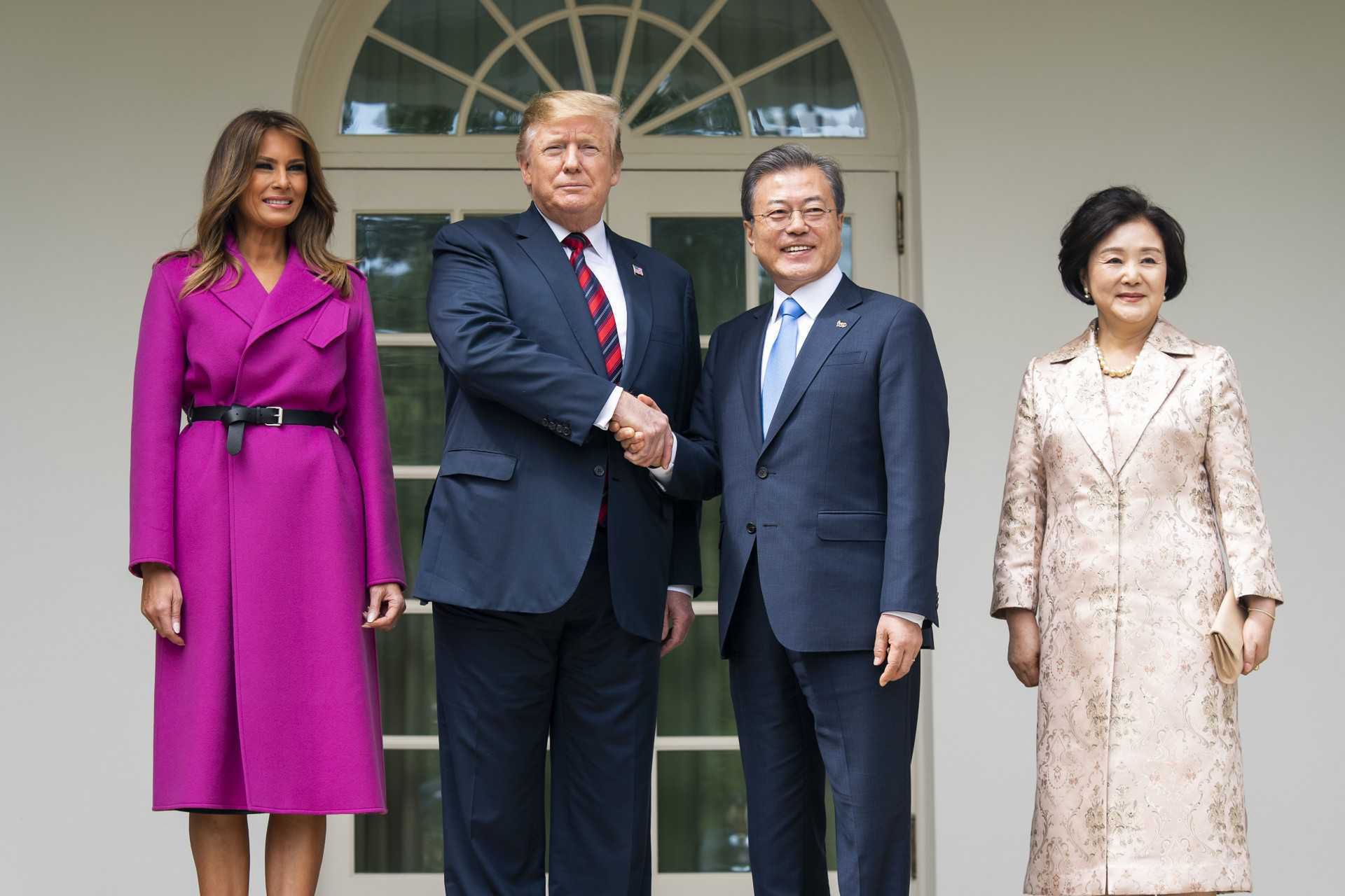Donald Trump i Melania Trump spotkali się w Białym Domu z prezydentem Korei Południowej - Moonem Jae-inem.