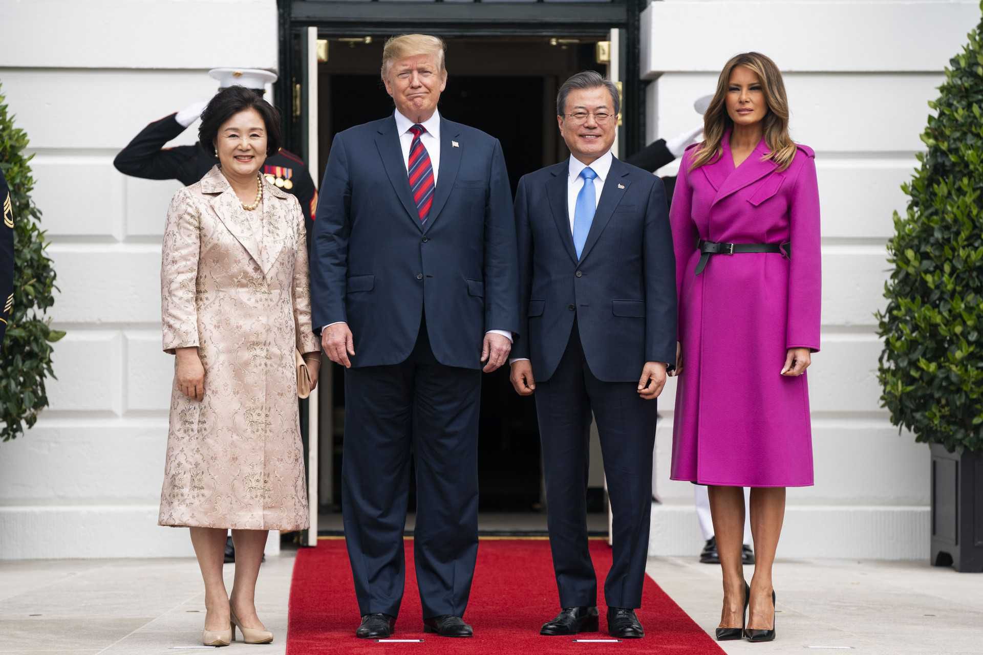 Donald Trump i Melania Trump spotkali się w Białym Domu z prezydentem Korei Południowej - Moonem Jae-inem.
