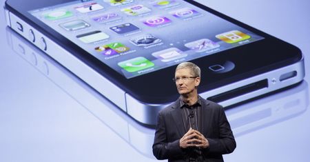Szef Apple narzeka na sprzedaż w Chinach. Chwali się wynikami w Polsce