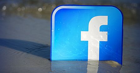 Jaki status opublikujesz w 2030 roku na Facebooku?
