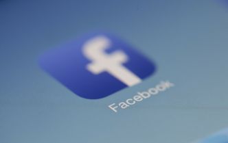 Facebook zmieni warunki świadczenia usług. Zmiany wymusiła Bruksela i państwa UE