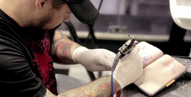 Sztuczna skóra zrewolucjonizuje rynek tatuażu?