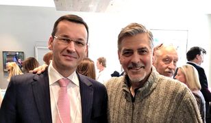 Mateusz Morawiecki chwalił się zdjęciem z George'em Clooneyem. Wtedy nie przewidziano istotnej kwestii