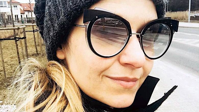 Joanna Koroniewska na spacerze z córką