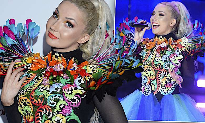 Cleo jak kolorowy motyl na festiwalu w Sopocie! Samą kreacją zrobiła niezłe show